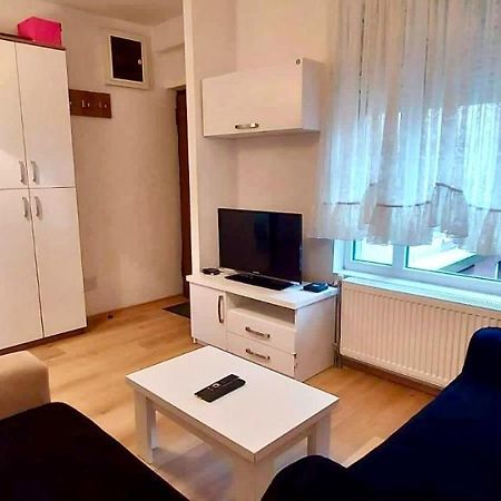Bright & Lovely Apartment In The City Center Prisztina Zewnętrze zdjęcie