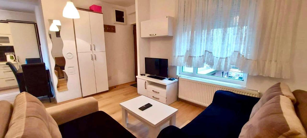 Bright & Lovely Apartment In The City Center Prisztina Zewnętrze zdjęcie