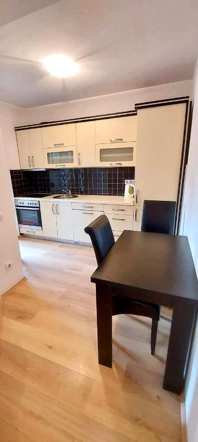 Bright & Lovely Apartment In The City Center Prisztina Zewnętrze zdjęcie