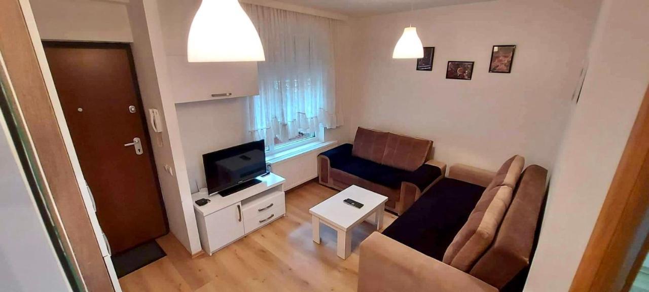 Bright & Lovely Apartment In The City Center Prisztina Zewnętrze zdjęcie