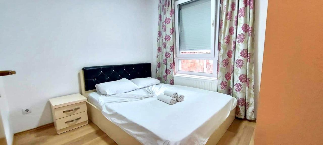 Bright & Lovely Apartment In The City Center Prisztina Zewnętrze zdjęcie