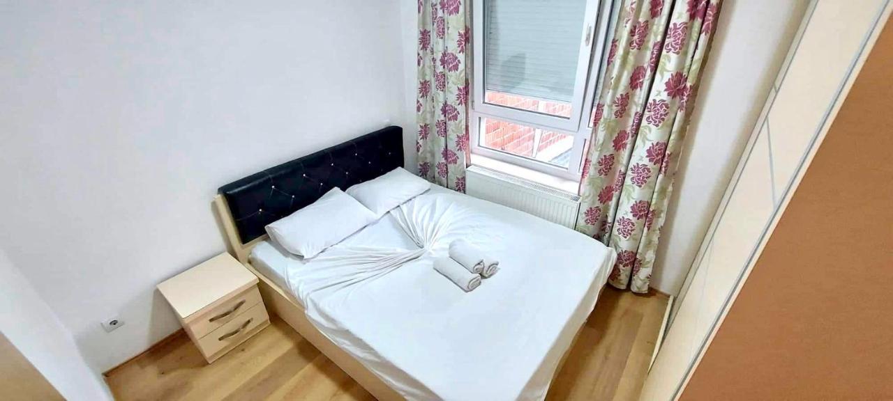 Bright & Lovely Apartment In The City Center Prisztina Zewnętrze zdjęcie