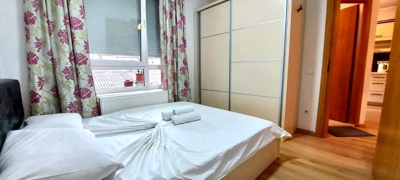 Bright & Lovely Apartment In The City Center Prisztina Zewnętrze zdjęcie
